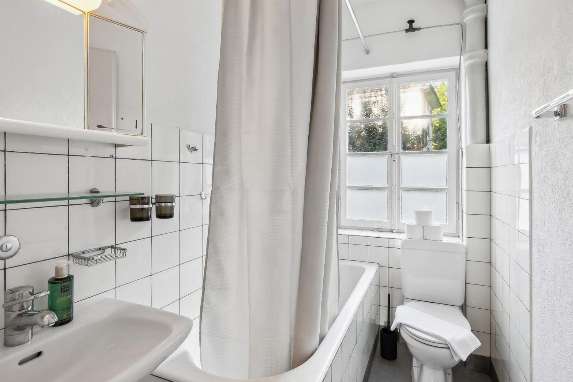 Homey Comfort In Oerlikon Zurich Exterior photo